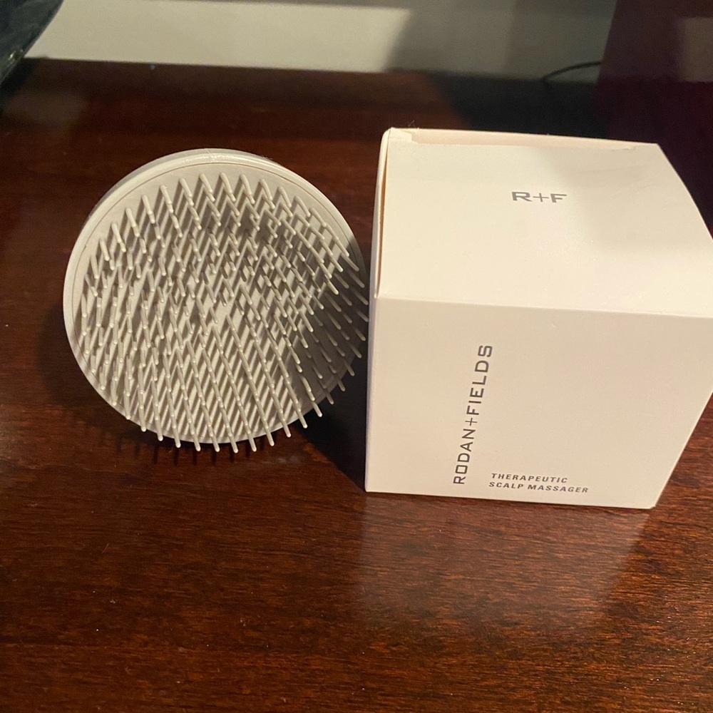 Rodan + Fields Therapeutic Scalp Massager